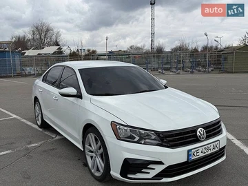 Авто Volkswagen Passat 2017 № 8802701