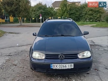 Авто Volkswagen Golf 2000 № 8803144