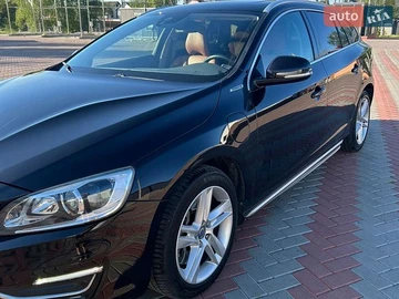 Авто Volvo V60 2013 № 8803210
