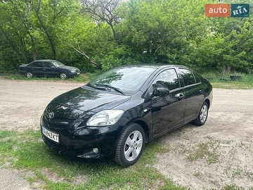 Авто Toyota Yaris 2008 № 8804381