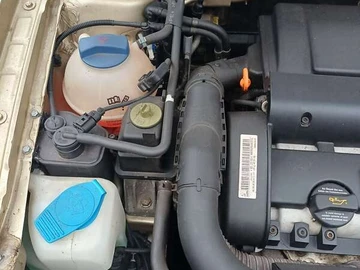 Авто Volkswagen Golf 2003 № 8804961