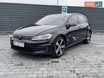 Авто Volkswagen E-Golf 2017 № 8805219