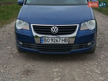 Авто Volkswagen Touran 2009 № 8805491