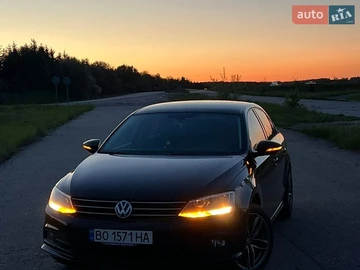 Авто Volkswagen Jetta 2016 № 8805647
