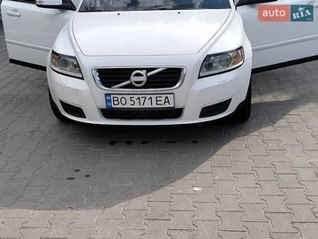 Авто Volvo V50 2010 № 8805836