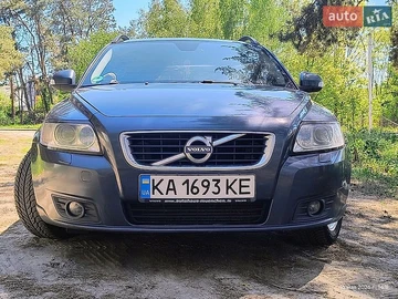 Авто Volvo V50 2010 № 8805843