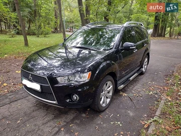 Авто Mitsubishi Outlander Xl 2010 № 8806082