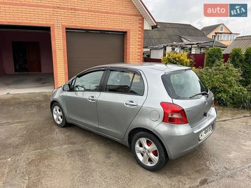 Авто Toyota Yaris 2007 № 8806315
