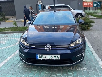Авто Volkswagen E-Golf 2016 № 8807253