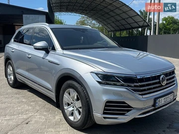 Авто Volkswagen Touareg 2018 № 8807587