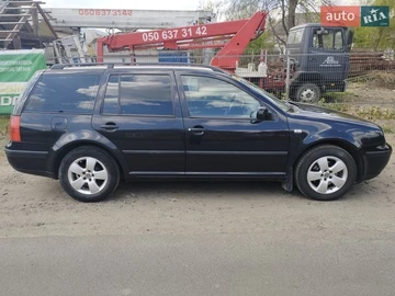 Авто Volkswagen Golf 2000 № 8807640