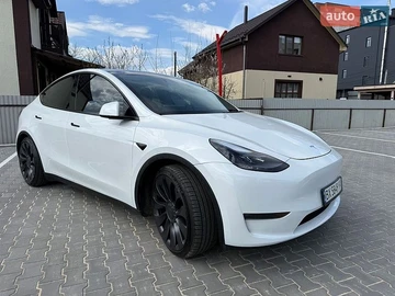 Авто Tesla Model Y 2024 № 8808311