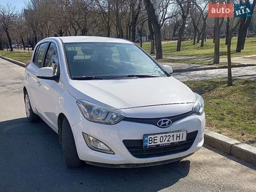 Авто Hyundai I20 2013 № 8808662