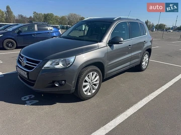 Авто Volkswagen Tiguan 2010 № 8808810