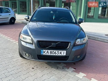 Авто Volvo V50 2009 № 8808874