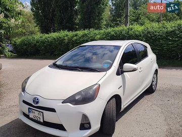 Авто Toyota Prius C 2012 № 8809324
