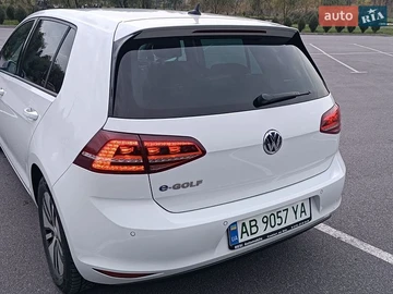 Авто Volkswagen E-Golf 2015 № 8809593