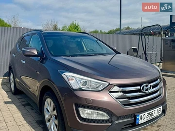 Авто Hyundai Santa Fe 2014 № 8809806