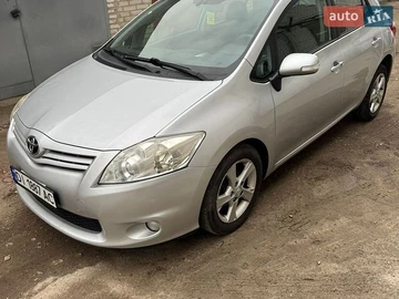 Авто Toyota Auris 2011 № 8810867