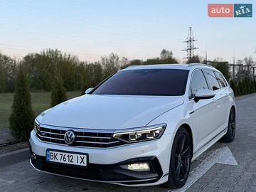 Авто Volkswagen Passat 2019 № 8810943