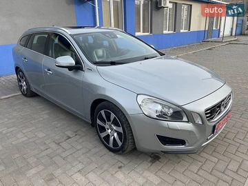 Авто Volvo V60 2012 № 8810975