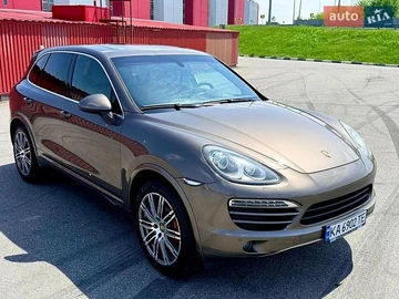 Авто Porsche Cayenne 2013 № 8811155