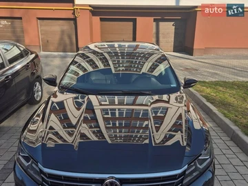 Авто Volkswagen Passat 2018 № 8812312
