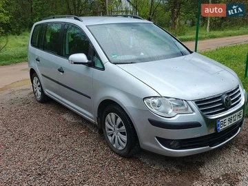 Авто Volkswagen Touran 2008 № 8812557