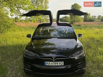 Авто Tesla Model X 2018 № 8813080