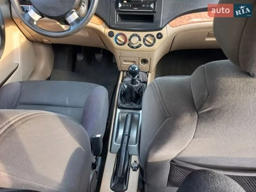Авто Chevrolet Aveo 2008 № 8813182