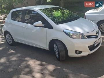 Авто Toyota Yaris 2011 № 8813334