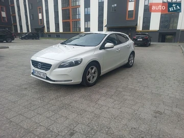 Авто Volvo V40 2014 № 8813466