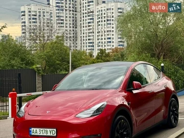 Авто Tesla Model Y 2023 № 8814099