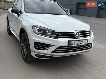 Авто Volkswagen Touareg 2015 № 8814300