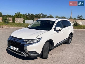 Авто Mitsubishi Outlander 2019 № 8814338