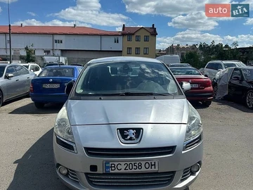 Авто Peugeot 5008 2011 № 8815001