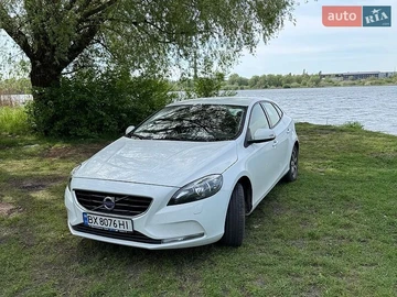 Авто Volvo V40 2012 № 8815029