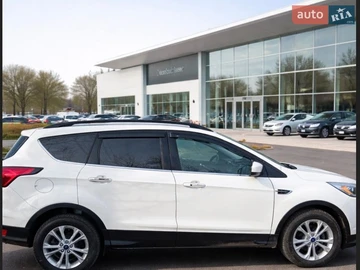 Авто Ford Escape 2019 № 8815207