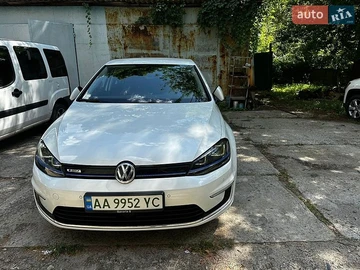 Авто Volkswagen E-Golf 2015 № 8815975