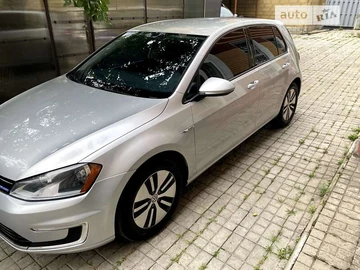 Авто Volkswagen E-Golf 2016 № 8816631