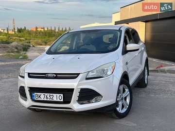 Авто Ford Escape 2013 № 8816634