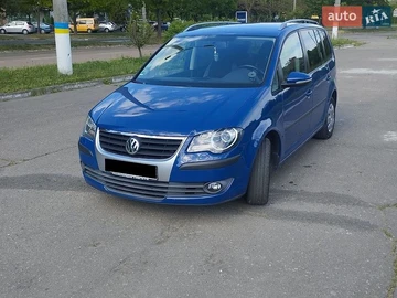 Авто Volkswagen Touran 2009 № 8816809