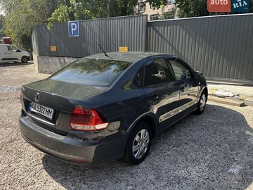 Авто Volkswagen Polo 2016 № 8817348