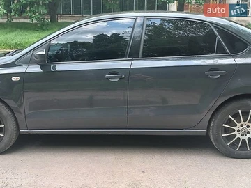 Авто Volkswagen Polo 2011 № 8817443