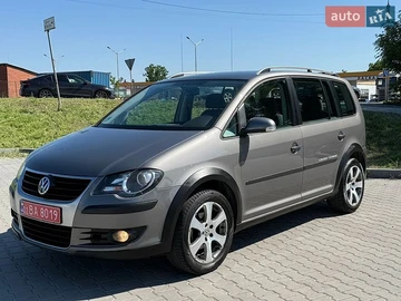 Авто Volkswagen Touran 2009 № 8817451
