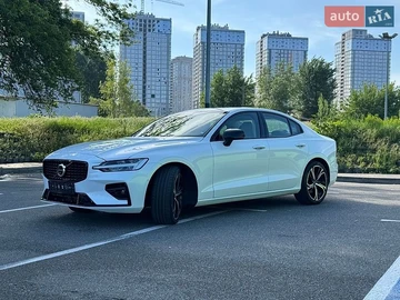 Авто Volvo S60 2023 № 8817741