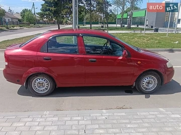 Авто Chevrolet Aveo 2004 № 8818110