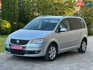 Авто Volkswagen Touran 2007 № 8818128