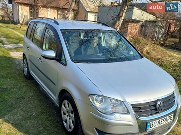 Авто Volkswagen Touran 2010 № 8818194