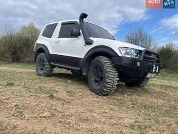 Авто Mitsubishi Pajero 2000 № 8818406
